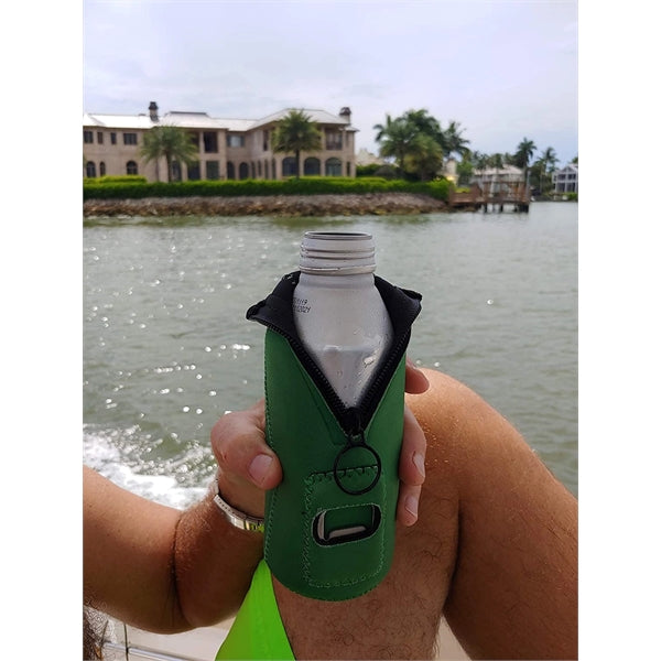 Insulator Bottle Sleeve Keeps Beer Cold and Hands Warm