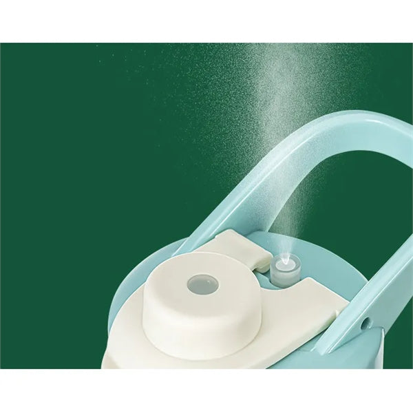 BPA-free 22oz Sport Water Bottle with Sprayer