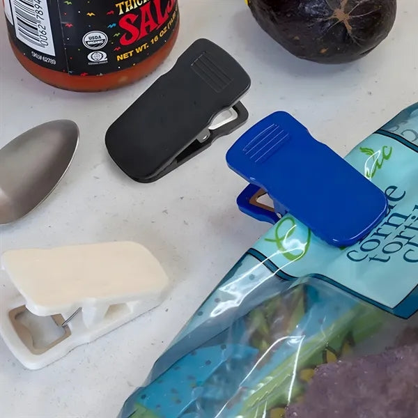 2 in1 Plastic Magnetic Clip with Metal Bottle Opener