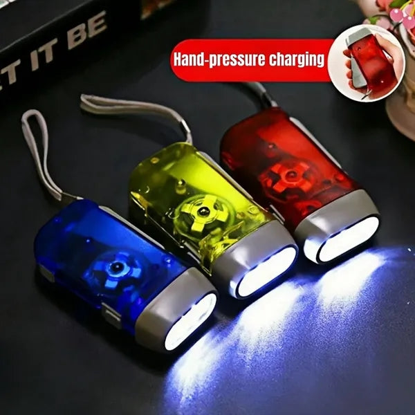 3LED hand-pinch self-powered flashlight