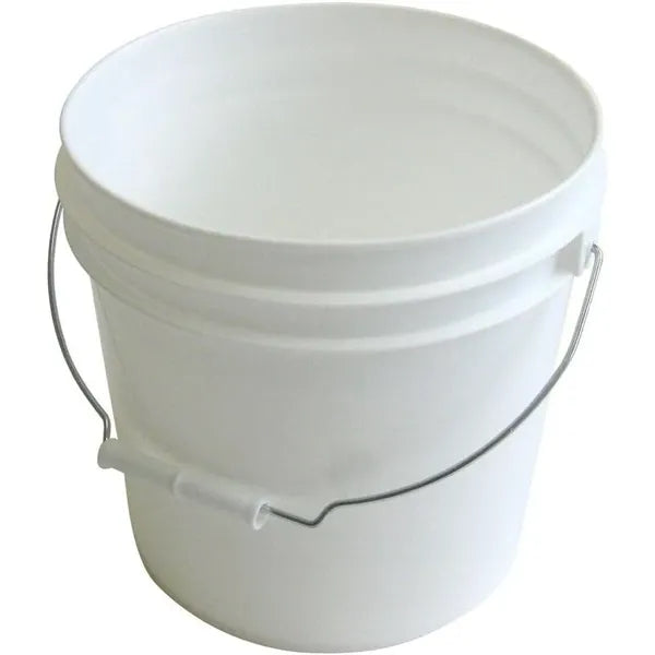 2 Gallon All Purpose Plastic Bucket with lid and handle