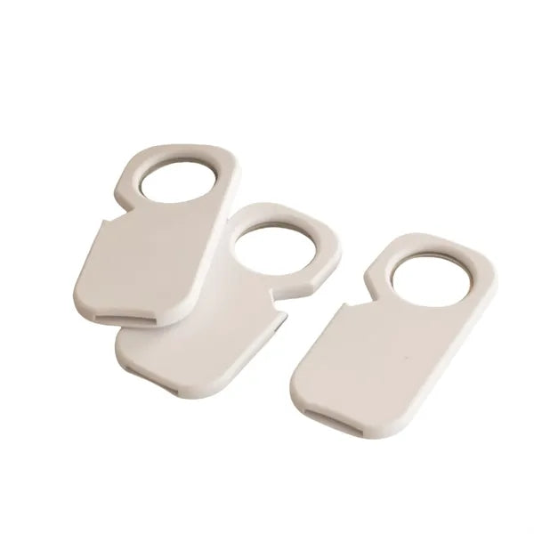 Magnetic bottle opener