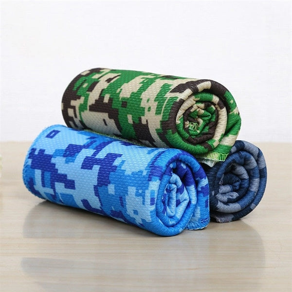 Camouflage cooling towel with CARABINER CASE