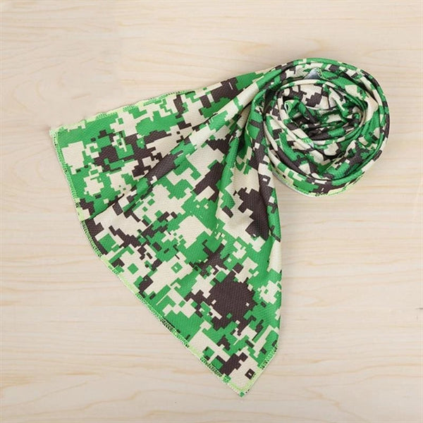 Camouflage cooling towel with CARABINER CASE