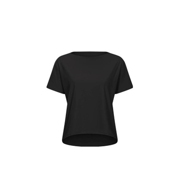 A loose fitness T-shirt