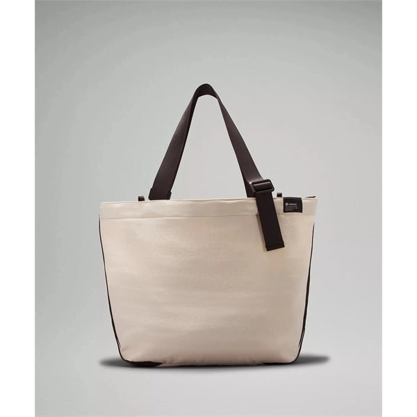 Clean Lines Tote Bag 22L