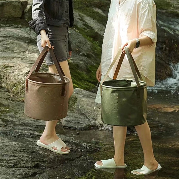 2.6 Gallon Collapsible Bucket with Handle