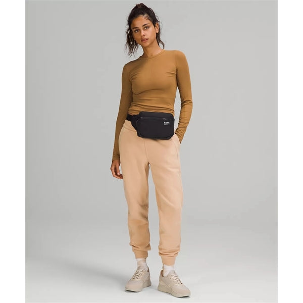 Clean Lines Belt Bag 2L