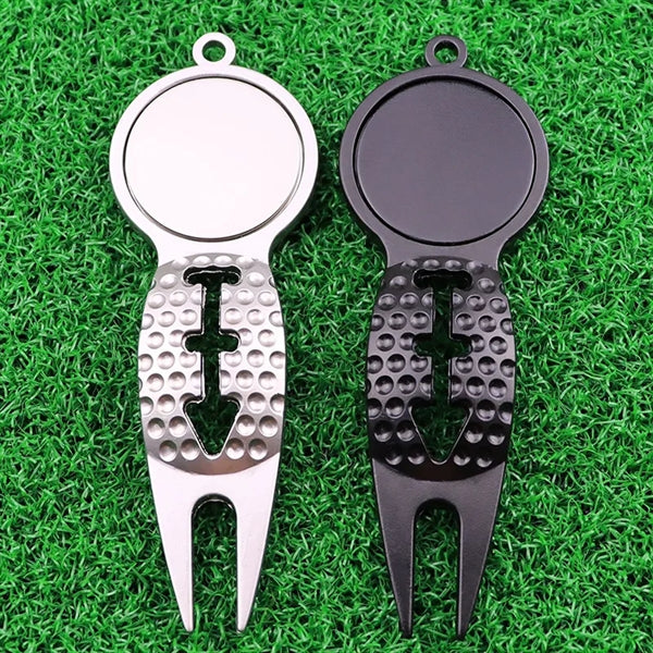 Golf Divot Tool With Arrow Line Stencil