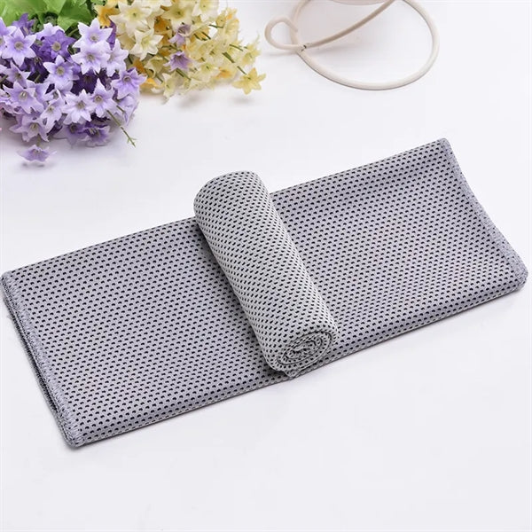 Cooling Ice Towel with Carabiner 11 3/4 x 35 1/2"