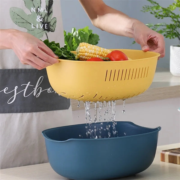 Drain water to wash vegetable
