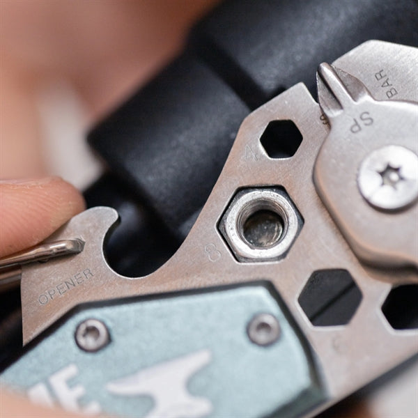 Carabiner Multitool Knife