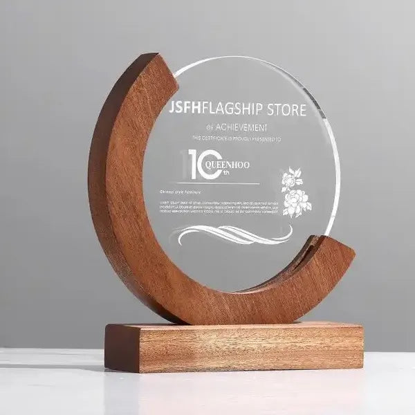 Round Moon Wood Award