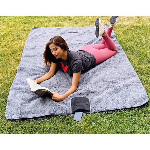 Outdoor Foldable Waterproof Blanket