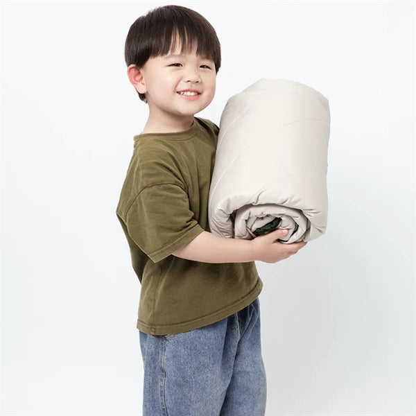 Lightweight Puffy Down Alternative Travel Blanket