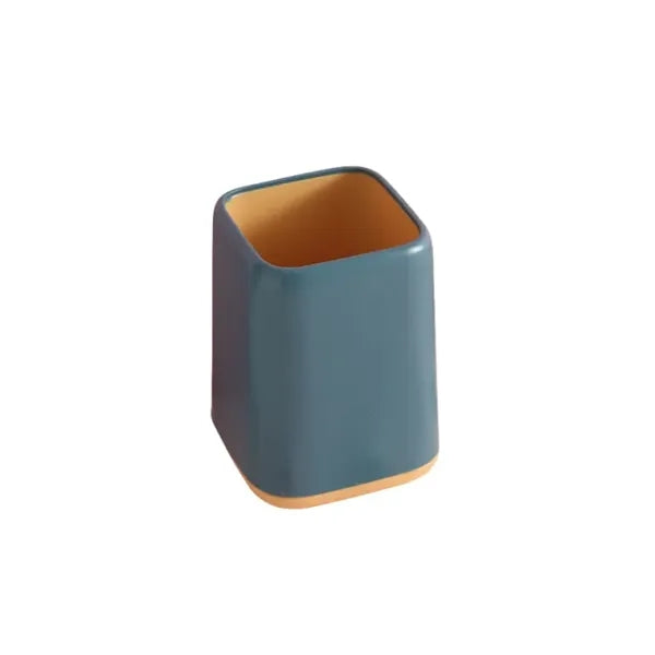 Pen Container