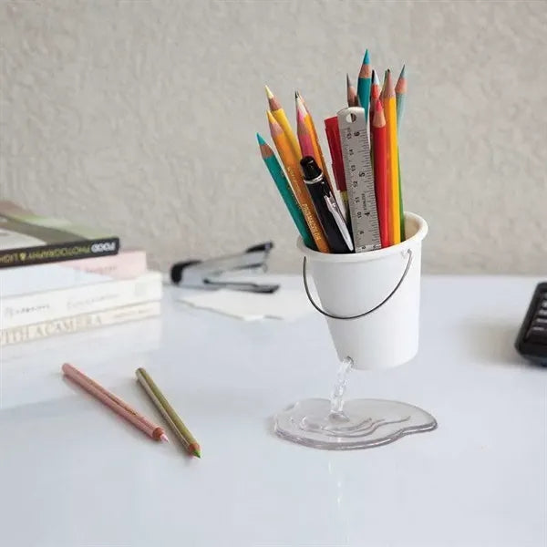 Floating pen holder