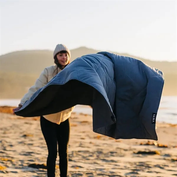 Outdoor Waterproofing Blanket with Travel Bag