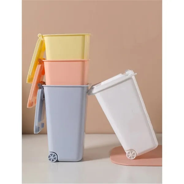 Pen holder in the shape of garbage can