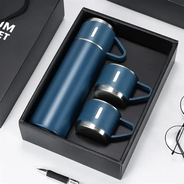 Insulated water bottle with three cups