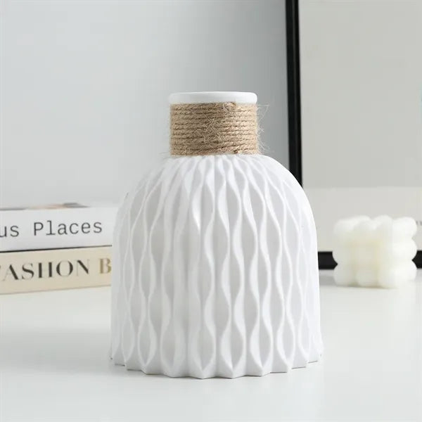 Grid Design White Porcelain Bottle
