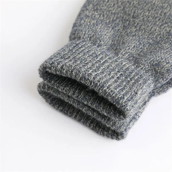 Touchscreen-Compatible Knitted Gloves