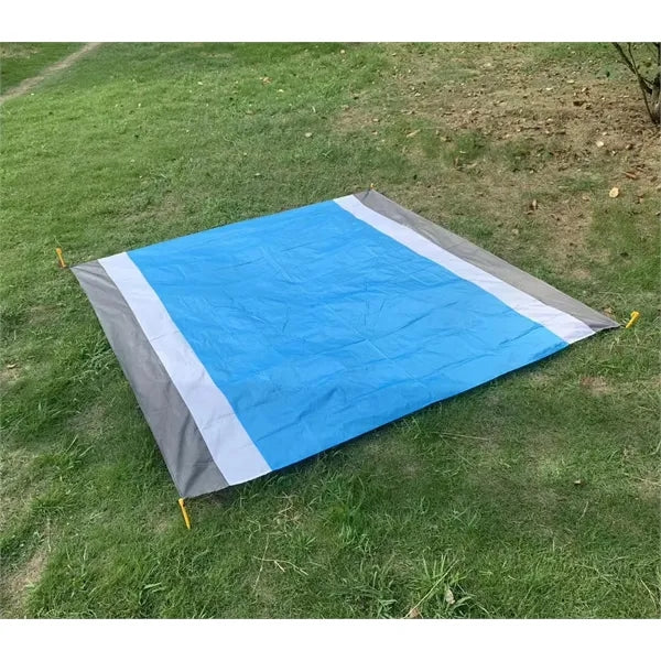 Compact Lightweight Sandproof beach blanket with 4 Stakes