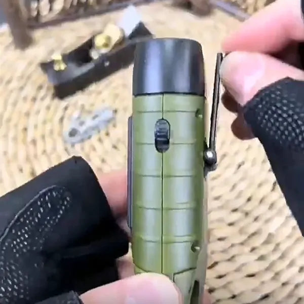 Hand Crank Solar Powered Flashlights