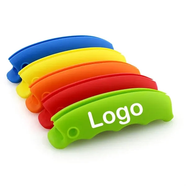 A device for extracting objects silicone carry handles