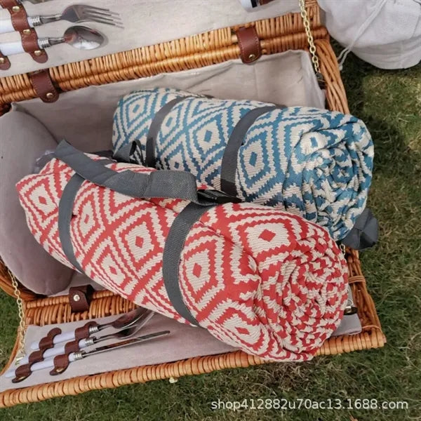 Outdoor Roll-Up Picnic Blanket
