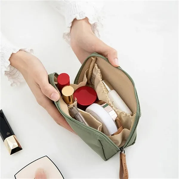 Small Carry-on Bag Cosmetic Pouch Makeup Lipstick