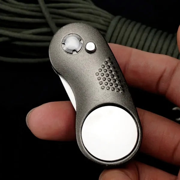 Golf Divot Tool with Magnetic Ball Marker and Clip