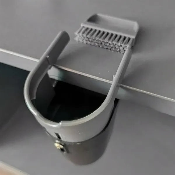 0.5L Hanging Desktop Trash Can with Broom Brush