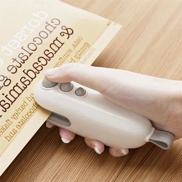 Mini Handheld Food Vacuum Magnetic Sealer With Lanyard