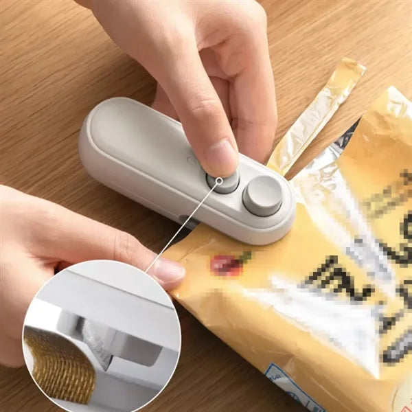 Rechargeable Mini Sealer With Magnetic Suction Hidden Blade