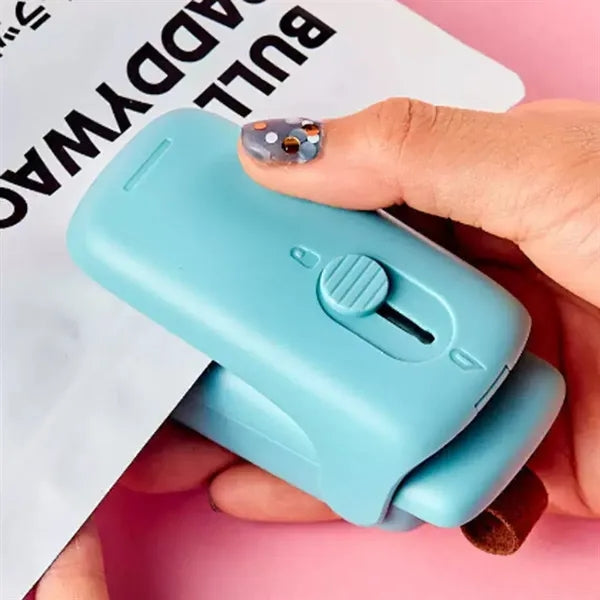 Rechargeable Mini Sealer With Magnetic Suction Hidden Blade