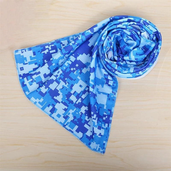 Camouflage cooling towel with CARABINER CASE