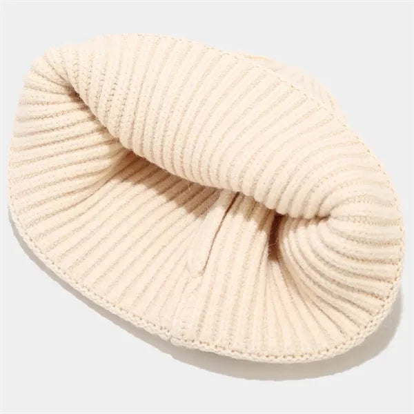 And fashionable knitted melon skin hat