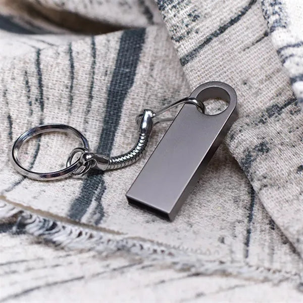 High-Speed USB 32GB Metal Flash Drive with Keychain
