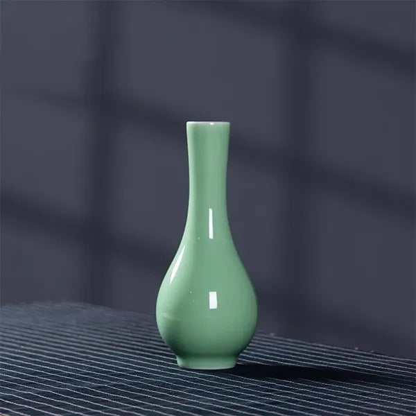 Graceful Teardrop Long Neck Ceramic Decorative Flower Vase