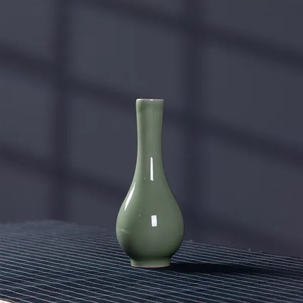 Graceful Teardrop Long Neck Ceramic Decorative Flower Vase