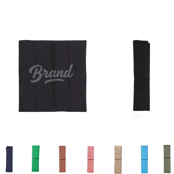 Waterproof picnic mat is foldable