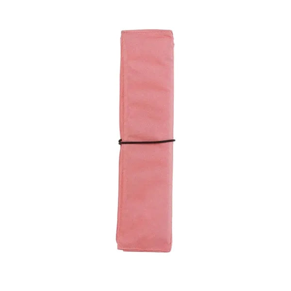 Waterproof picnic mat is foldable