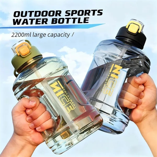 Portable water bottle for fitness and outdoor activities