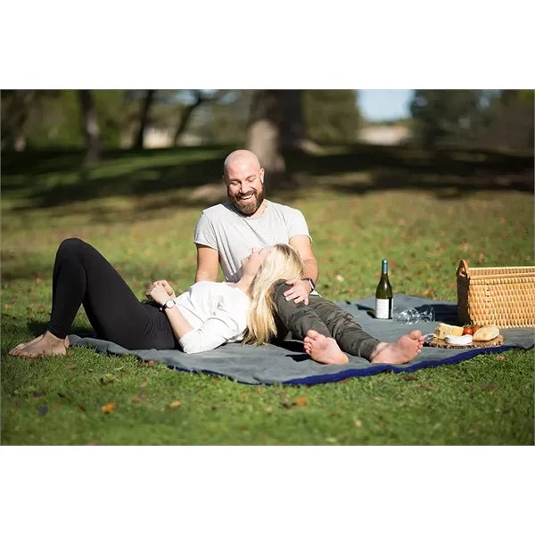 Waterproof Insulated Outdoor Blanket for Camping and Travel