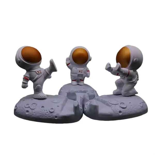 Astronaut-Shaped Phone Holder