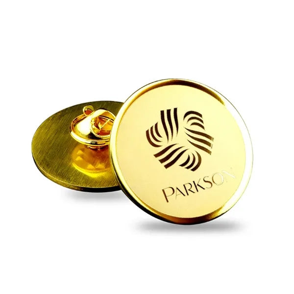 Karat gold round badge brooch