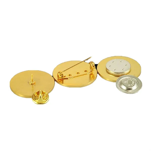 Karat gold round badge brooch