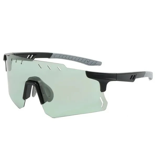 Sports sunglasses with colorful mirrored lenses UV 400
