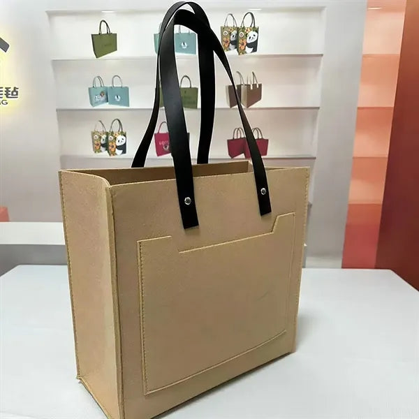 Felt tote bag with handles